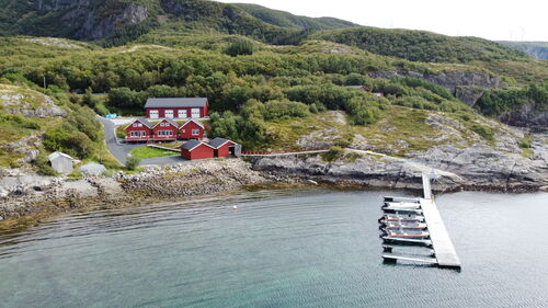 Solvika Sjøhus - High standard holidayhouse in a paradise for fishing and hiking