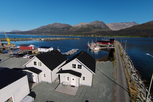 Lenangen Brygger - Magnificent scenery in Lyngen