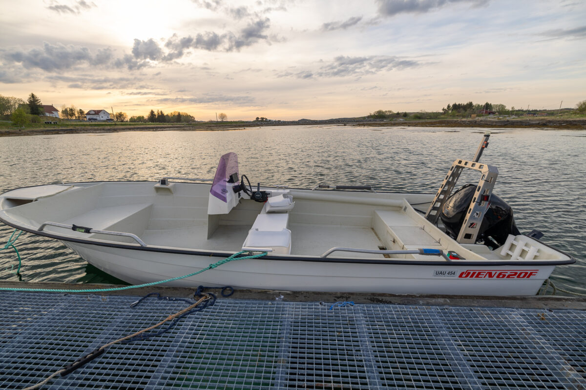 Øien-Boot in malerischer Umgebung